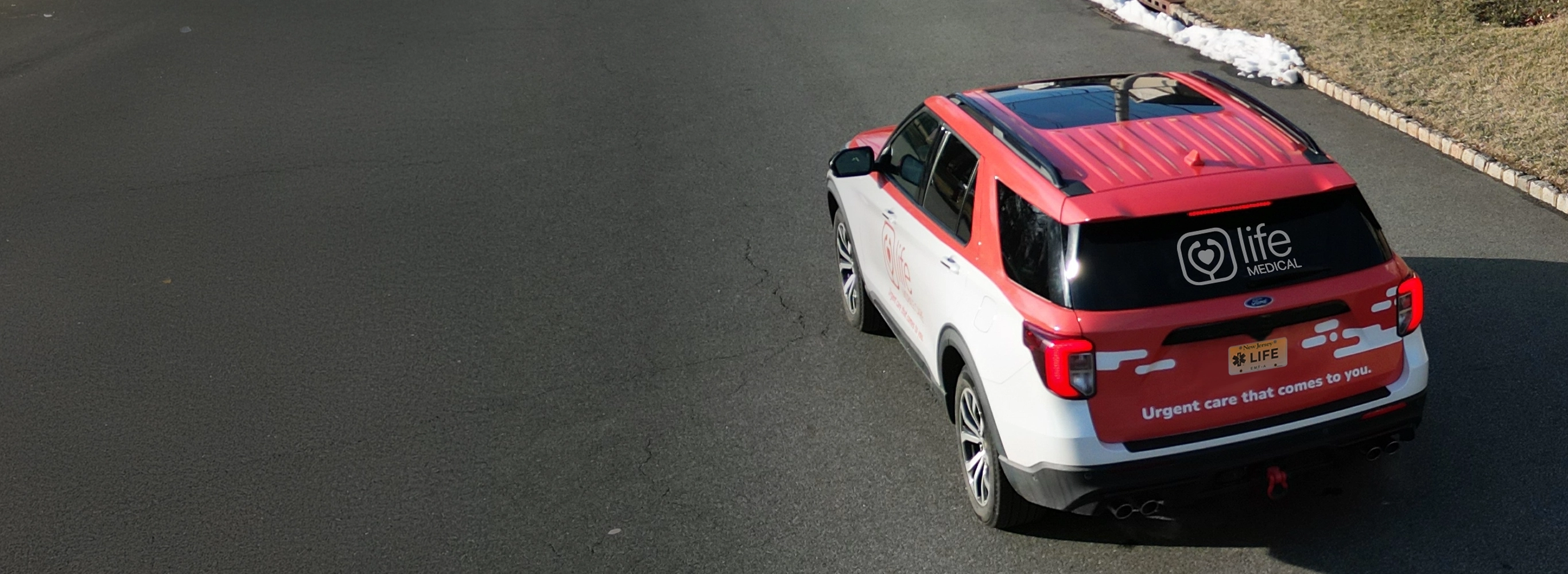 Life Medical urgent care provider arriving at patient’s home